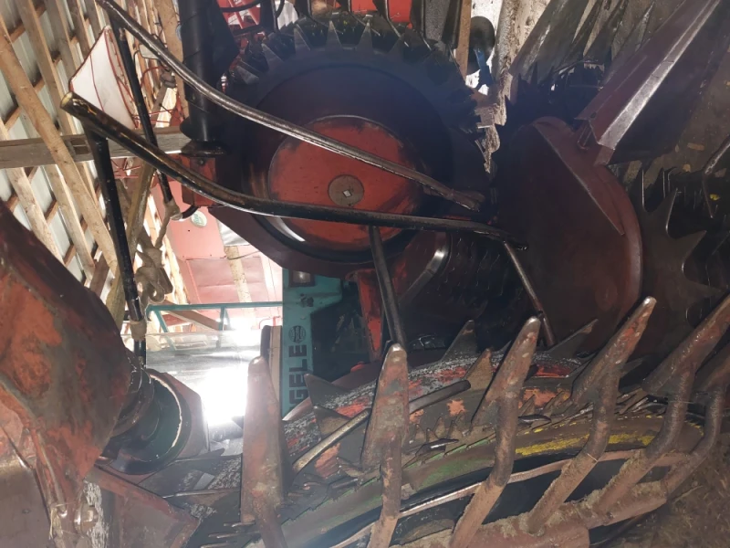 Sieczkarnia do kukurydzy Mengele Mammut  heder  1996  bardzo dobry stan  likwidacja gospodarstwa