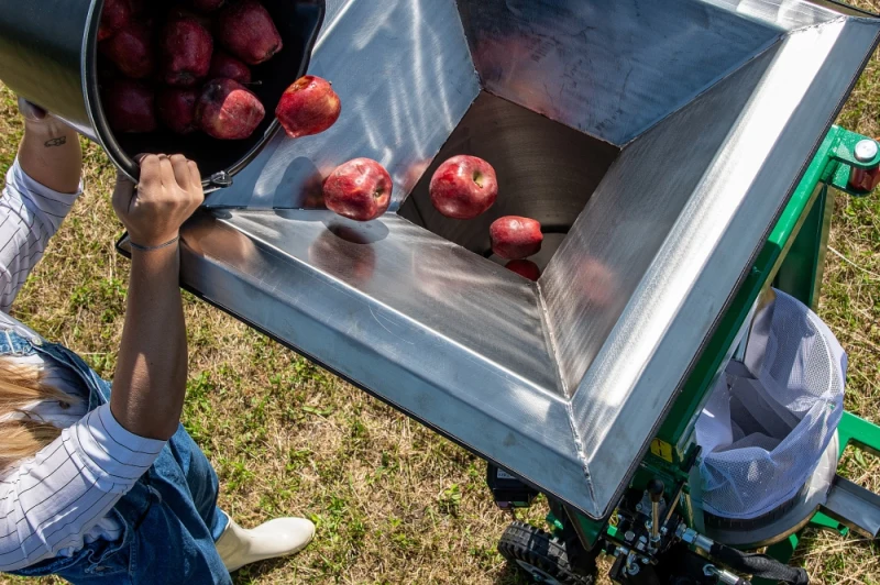 Maszyna do produkcji soku z owoców lub warzyw