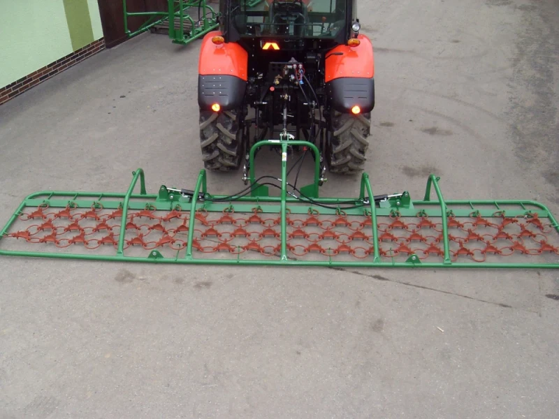 Brony łąkowe hydraulicznie sterowane o szerokości 6 metrów