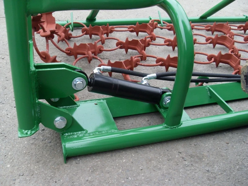 Brony łąkowe hydraulicznie sterowane o szerokości 6 metrów