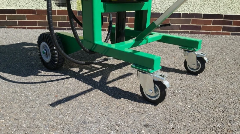 Prasa do tłoczenia soku z musu owocowego i warzywnego.