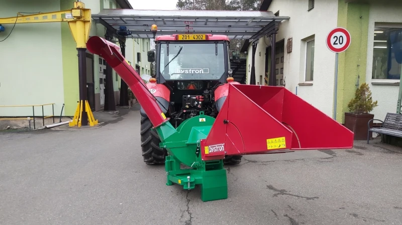 Kruszarka ślimakowa, rębak ślimakowy na wejściu  15 cm, na wyjściu 9 - 10 cm