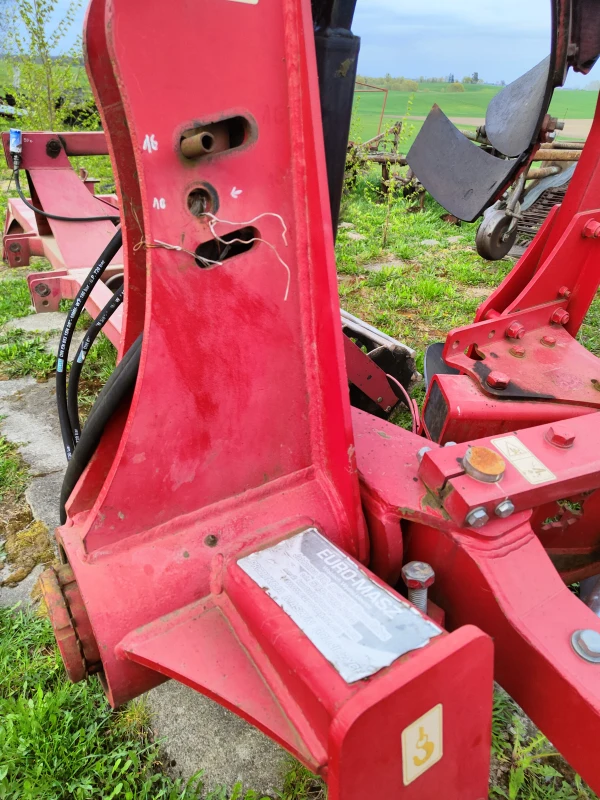 Sprzedam pług obrotowy cztero skibowy Euro Masz.