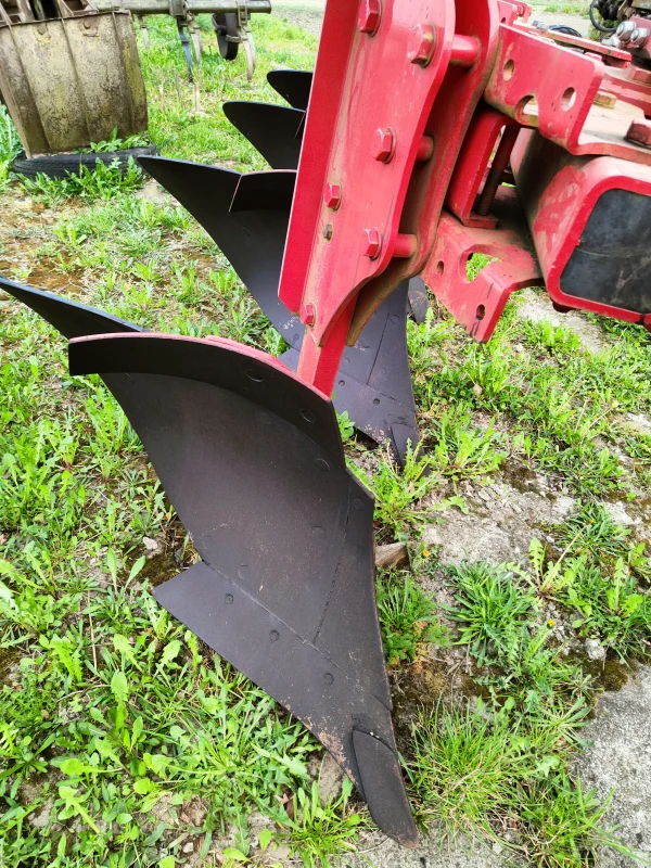 Sprzedam pług obrotowy cztero skibowy Euro Masz.