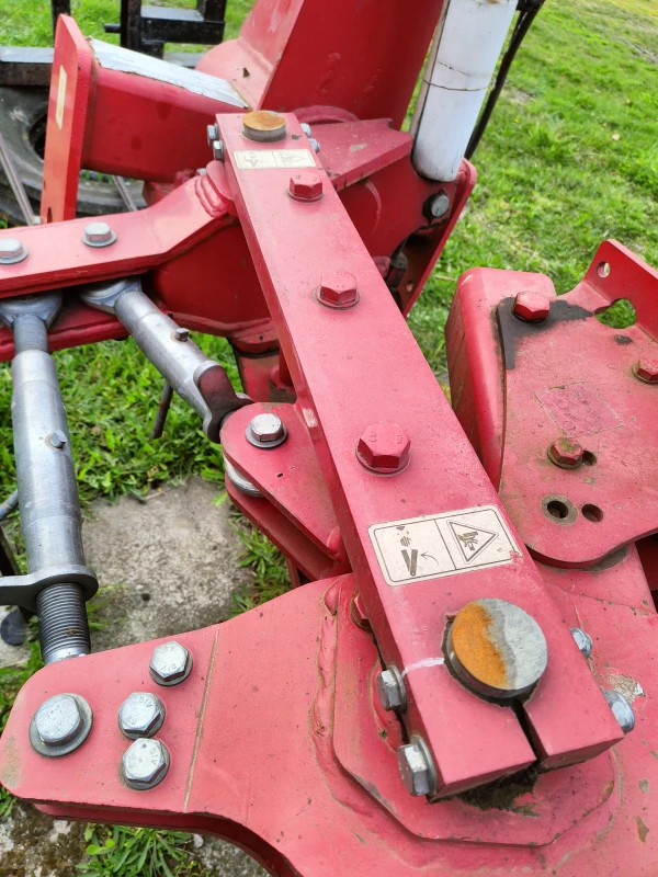 Sprzedam pług obrotowy cztero skibowy Euro Masz.