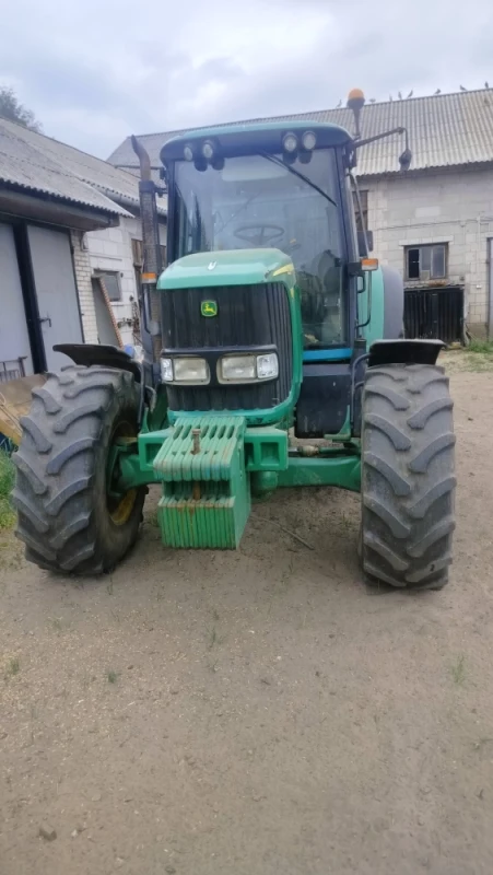 John Deere 6520