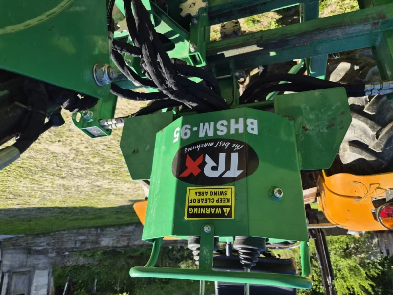Koparka ciągnikowaSprzedam koparkę TRX BHSM-95  hydrauliczna, sprawna, gotowa do pracy Na sprzedaż koparka hydrauliczna TRX BHSM-95 montowana na tylny TUZ ciągnika. Maszyna jest w pełni sprawna, zadb