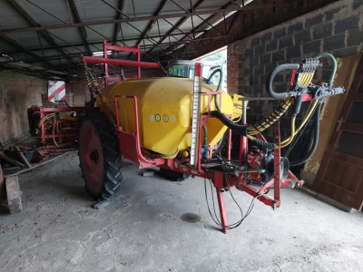 Opryskiwacz polowy Pilmet 1618  na sprzedaż