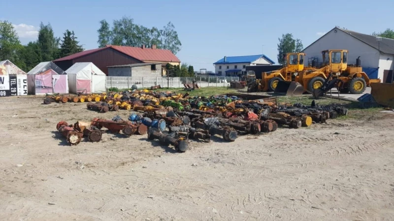 silnik, kompletny most, zwrotnica, zwolnica, dyferencjał, skrzynia biegów, przekładnia, pompa, obudowa, wspornik osi, półosie, mechanizmy różnicowe, hamulce