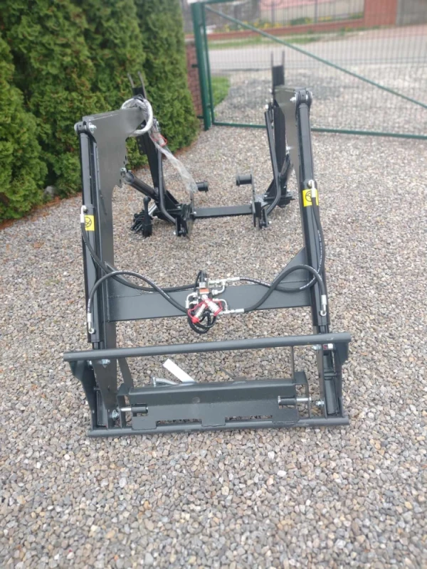ładowacz czołowy model V-700 Firmy ROLAGRO