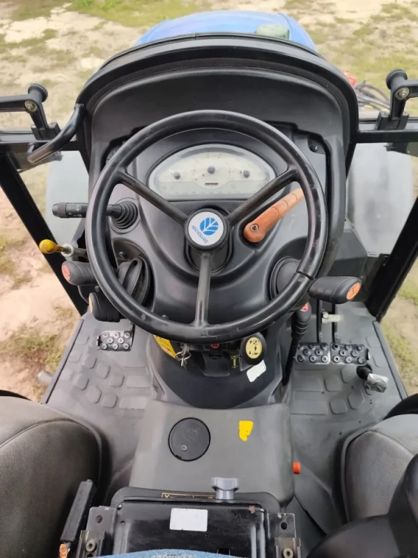 Ciągnik rolniczy New Holland T3040
