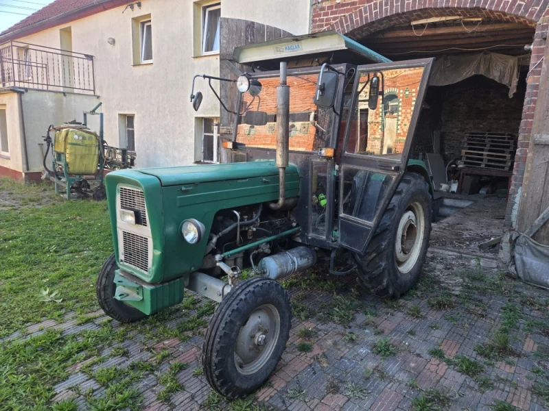 Sprzedam ciągnik i 3 przyczepy